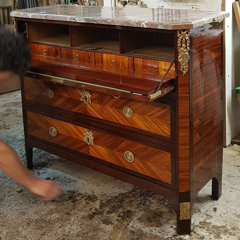 Commode en écritoire d'époque 18ème